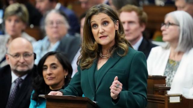 图为财政部长 Chrystia Freeland。