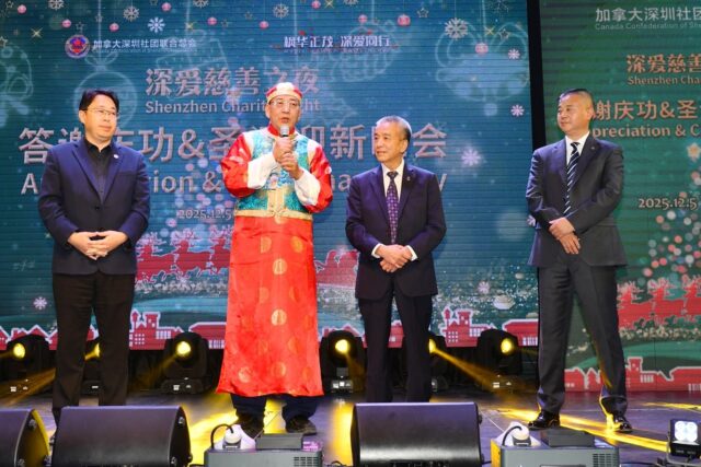 一群穿着西装笔挺的男子与配字 AI 生成的内容可能不正确。