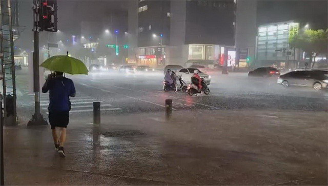 加拿大天气预报：你信了，它就变！
